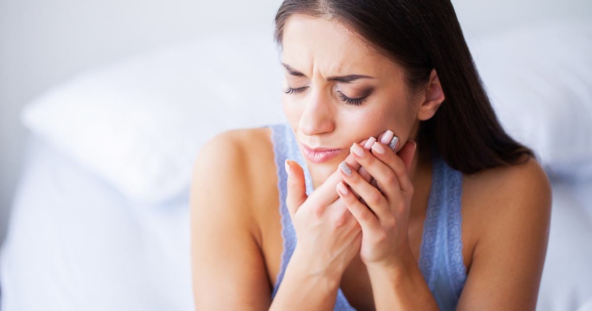how to relieve a toothache — featured image